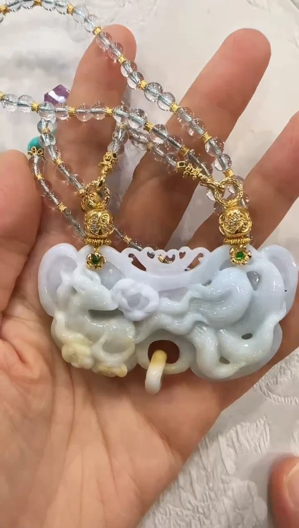 翡翠未镶嵌颈饰国风