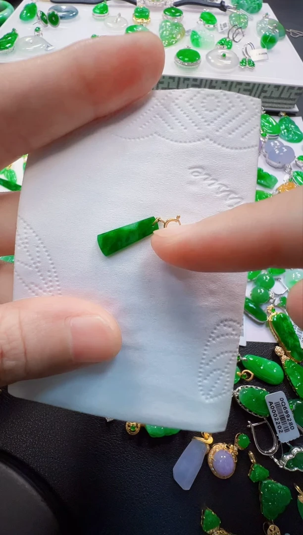 翡翠18K金镶嵌吊坠(不含链)120