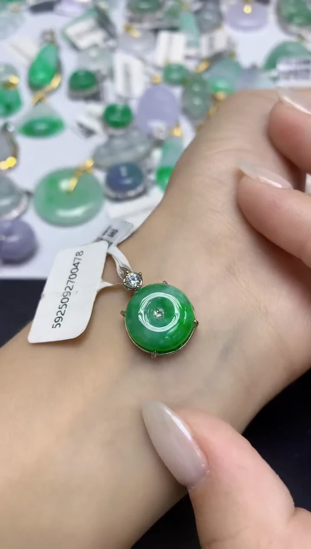 颈饰未镶嵌翡翠天然缅甸翡翠A货百元以上9元证书费自理