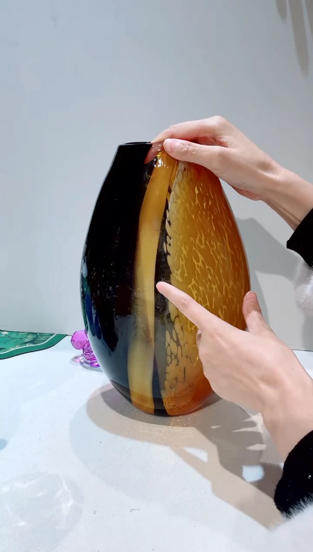 【闪购商品】琉璃手工艺品大号黑金渐变花瓶 微瑕