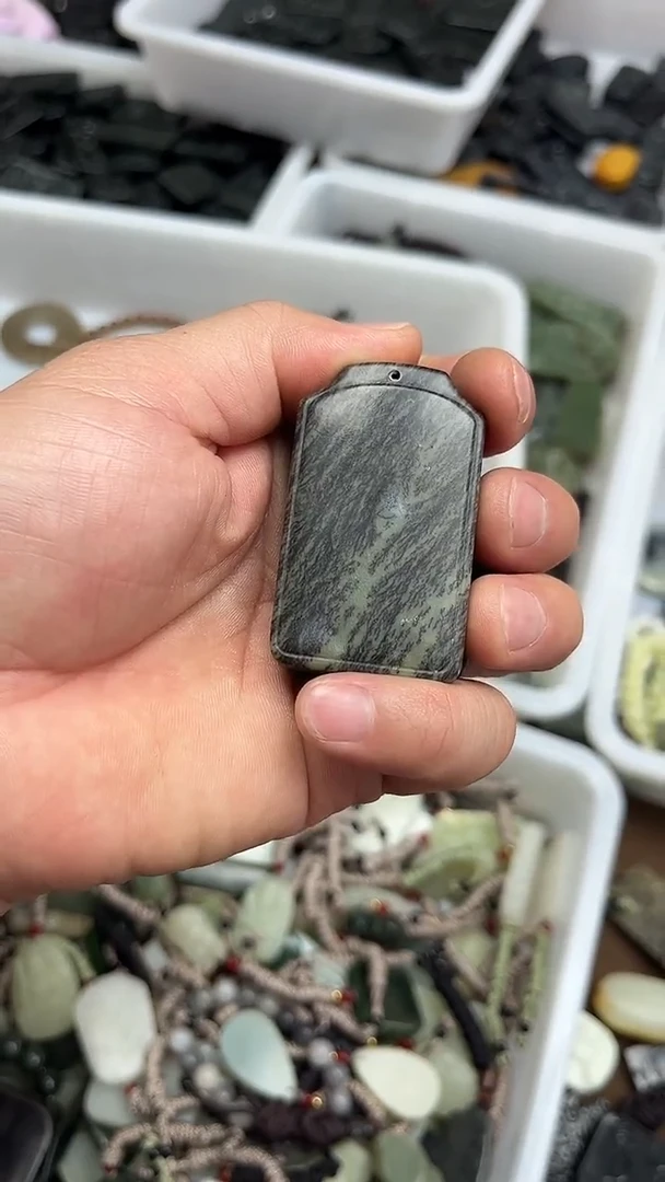 吊坠(不含链)未镶嵌和田玉随机发货