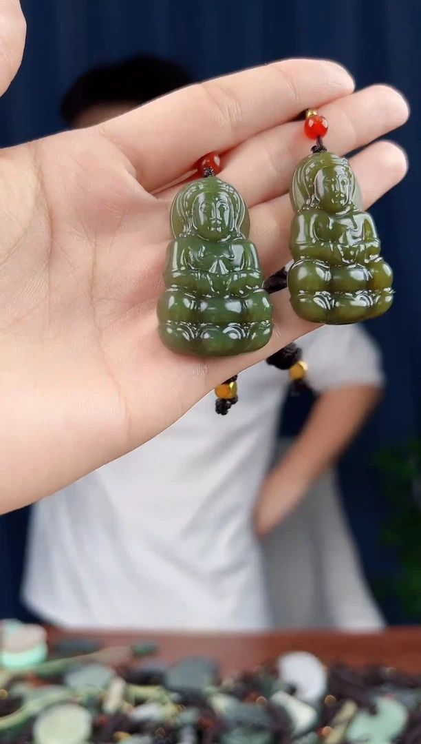 未镶嵌和田玉挂件拍一发一，多样性发货