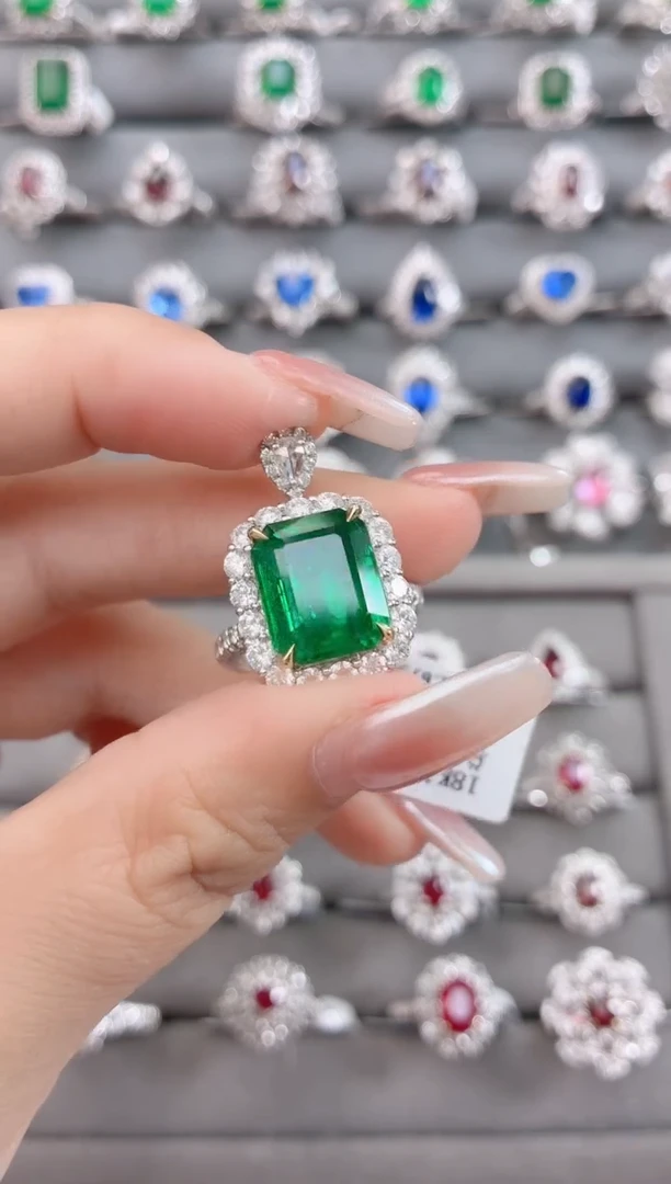 戒指+吊坠两用款18K金镶嵌祖母绿-6.1克拉*木佐绿