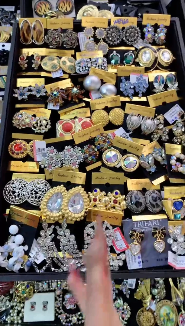 【闪购商品】瓷片楚楚中古珠宝甄选不退换多样性发一件