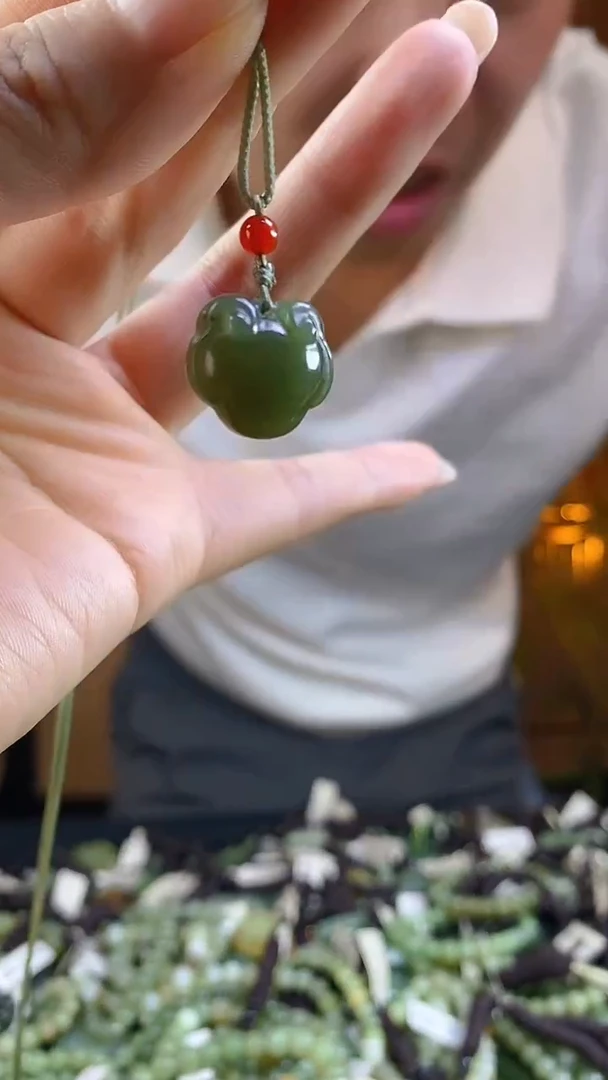 和田玉未镶嵌颈饰多样性发货，拍一发一