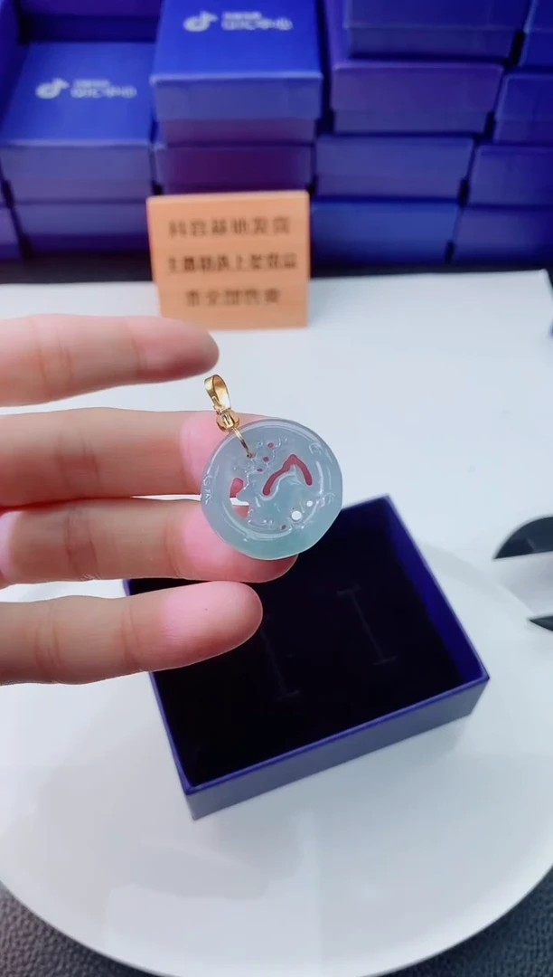 翡翠未镶嵌颈饰