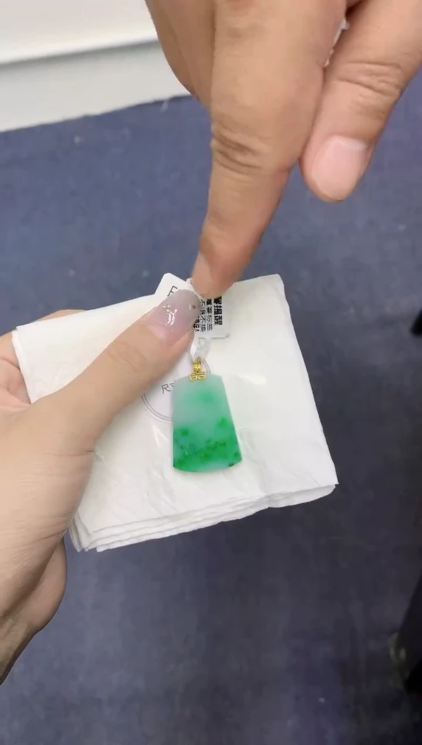 颈饰18K金镶嵌翡翠天然缅甸翡翠A货百元以上9元证书费自理