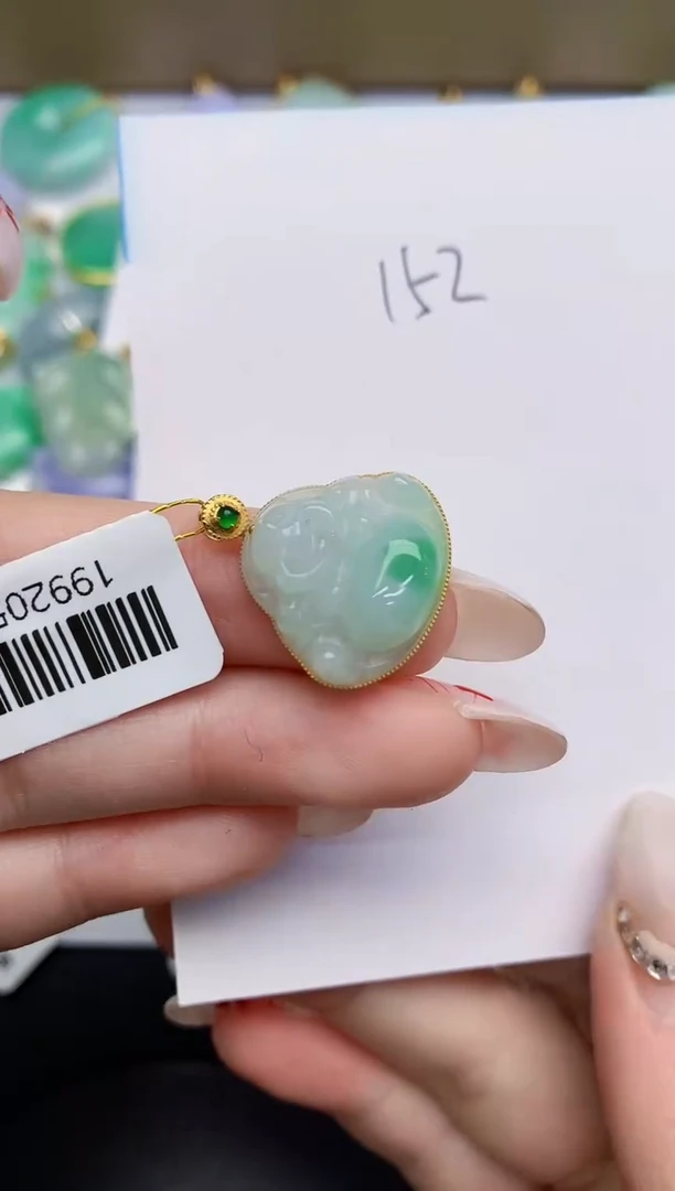 【闪购商品】翡翠颈饰18K金镶嵌00000000000