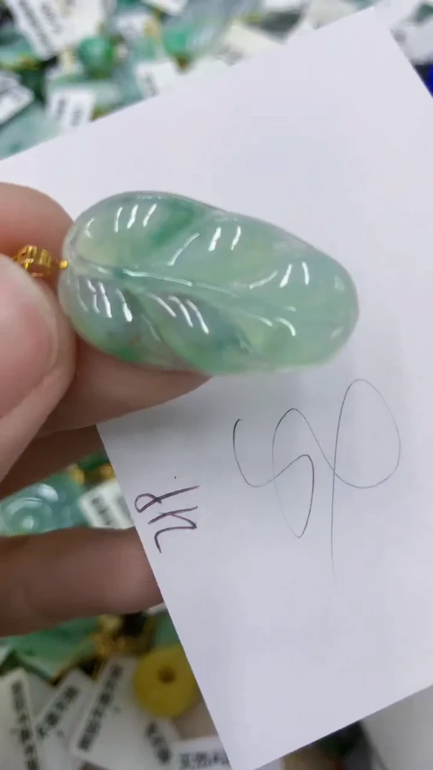 颈饰18K金镶嵌翡翠1111111111