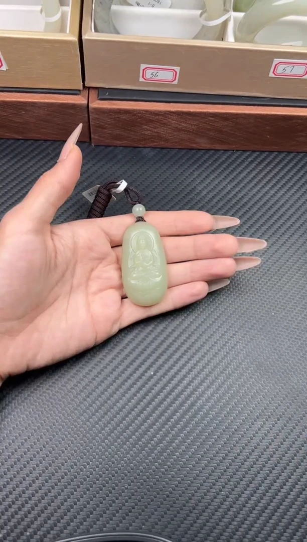 吊坠(赠链)未镶嵌和田玉且末迪克兰二细微色差吊坠J