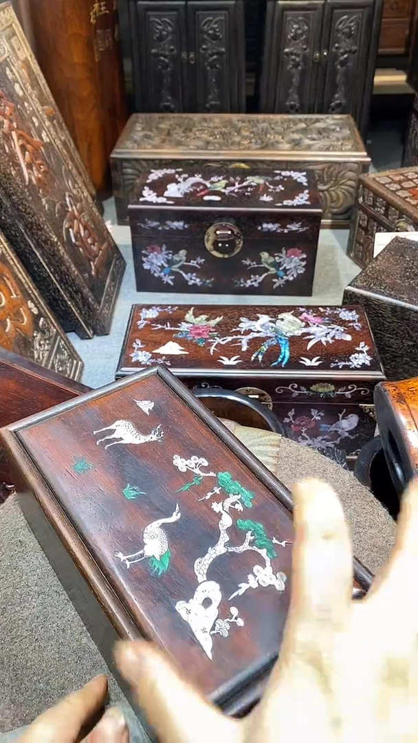 木木雕款盒子一个