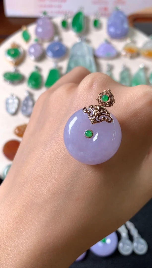 吊坠(赠链)18K金镶嵌翡翠吊坠