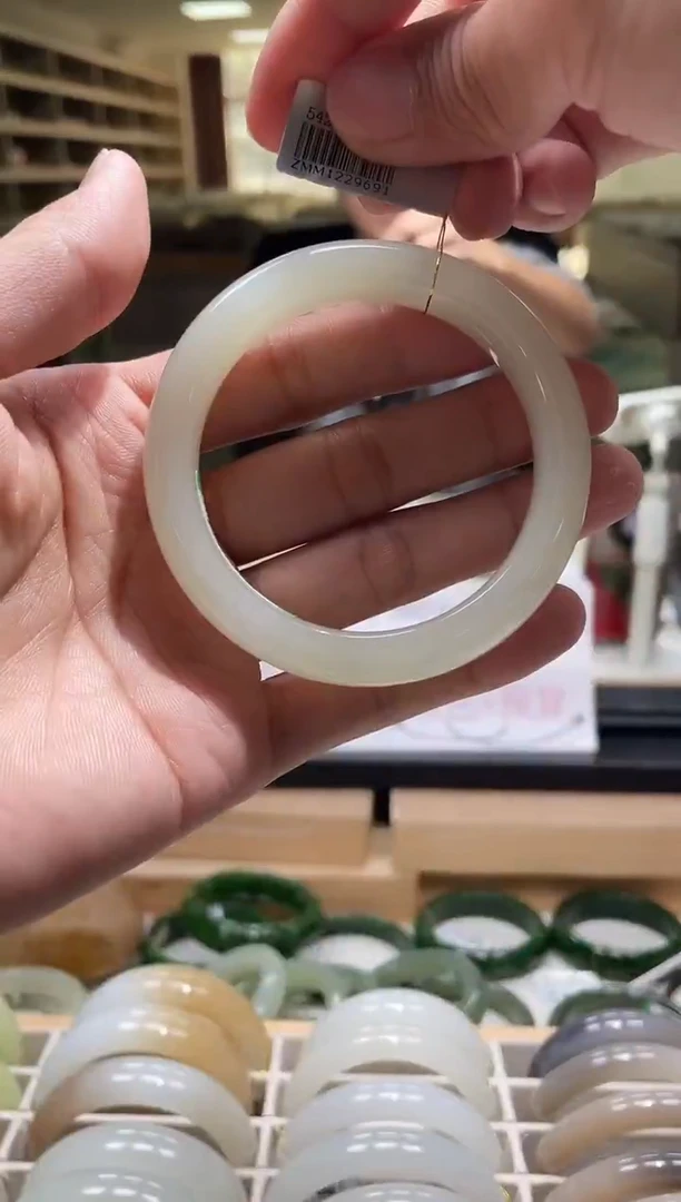 未镶嵌手镯和田玉55圈口 9691