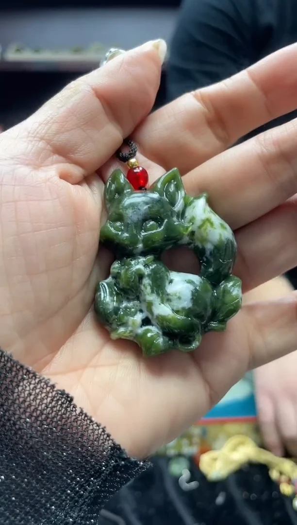 未镶嵌岫玉吊坠·