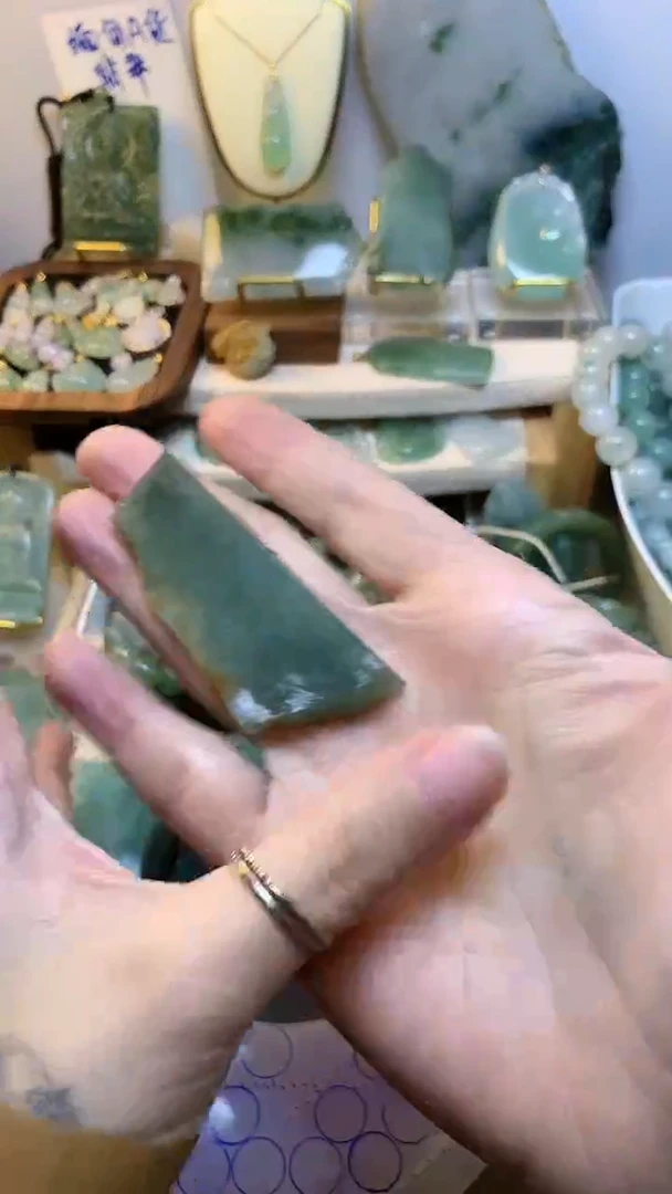 未镶嵌挂件翡翠 缅甸A货翡翠，没有运费险