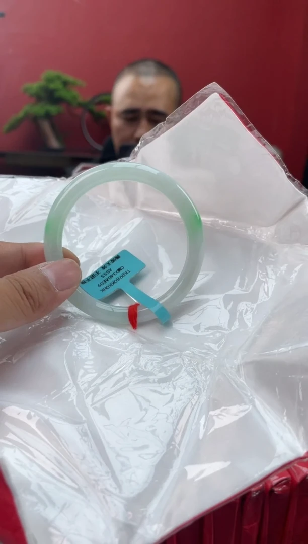 未镶嵌手镯翡翠翡翠手镯4