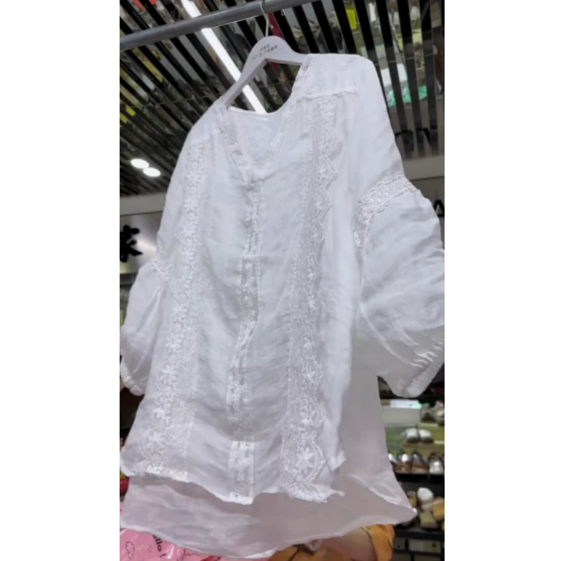 女早秋新款时尚减龄别致V领设计中袖薄款洋气拼接蕾丝花边半身衫