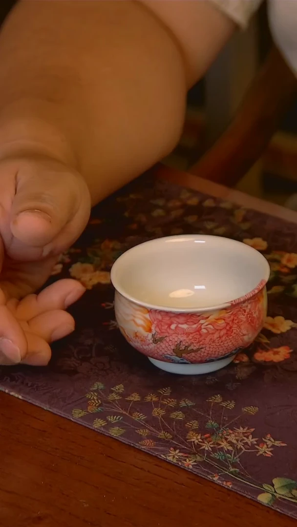 杯手工手绘杯杯很美丽