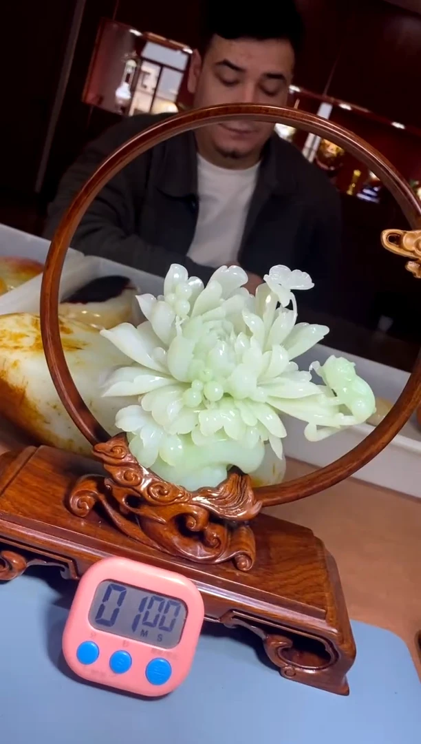 未镶嵌和田玉摆件董*予1