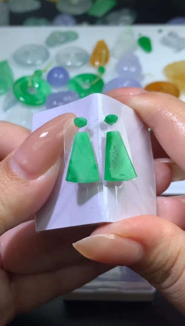 未镶嵌定制翡翠毛货 15.2*9.3*2.4