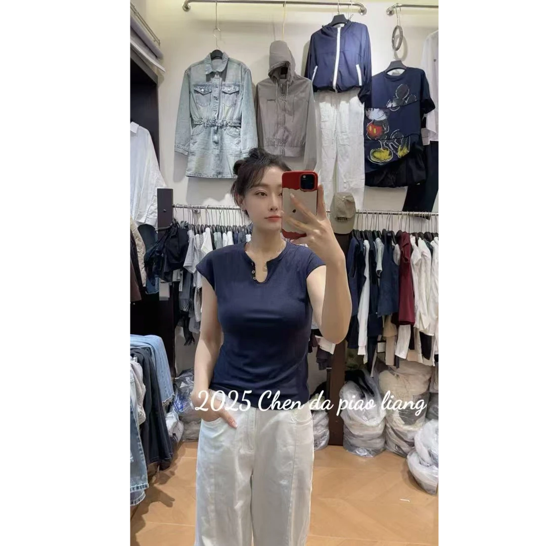 2025夏季新款设计款半截袖女款显瘦