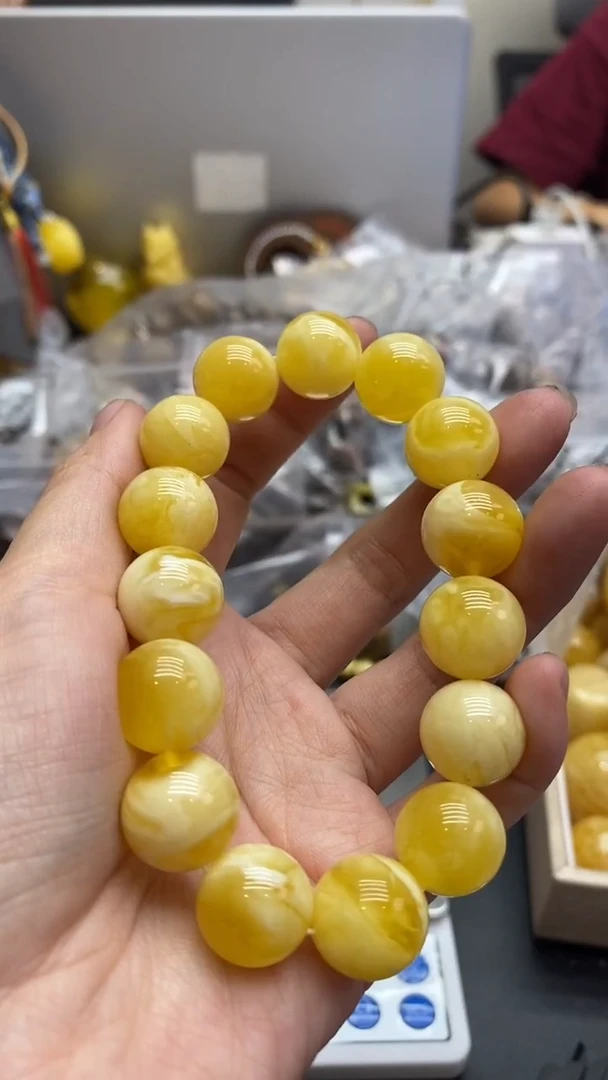 琥珀未镶嵌珠宝奇石黄*斯555