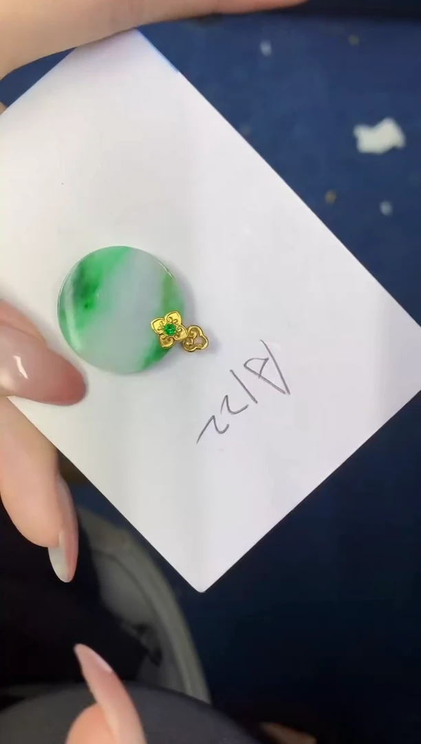 翡翠未镶嵌颈饰缅甸天然翡翠A货