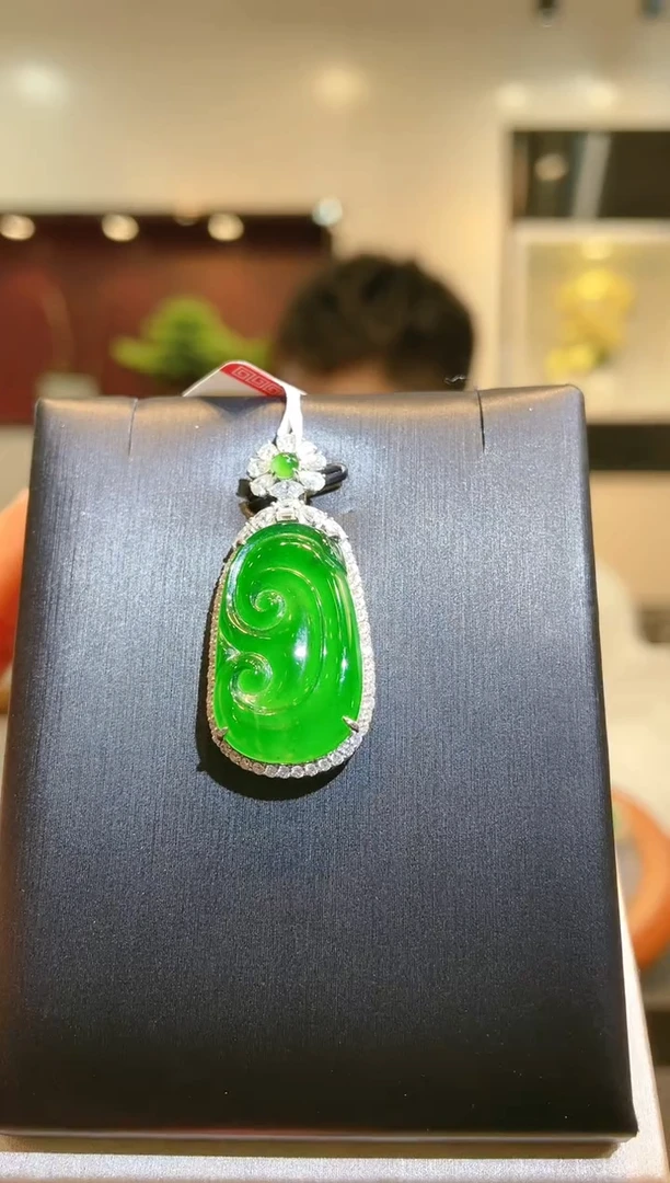 【闪购商品】翡翠颈饰18K金镶嵌A89天然A货翡翠吊坠