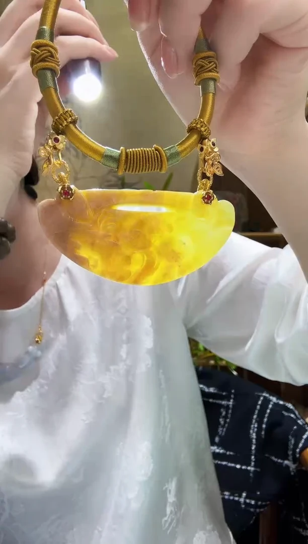 颈饰未镶嵌翡翠吊坠
