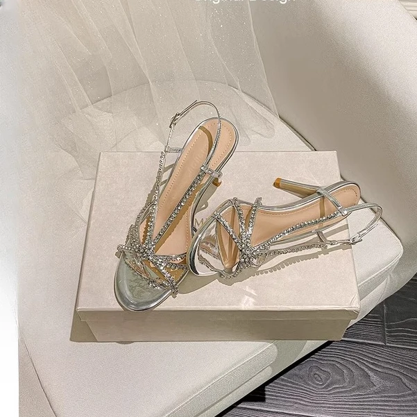 辣妹高跟鞋银色小众风时尚潮流凉鞋女带钻闪闪斩男御姐鞋仙女风