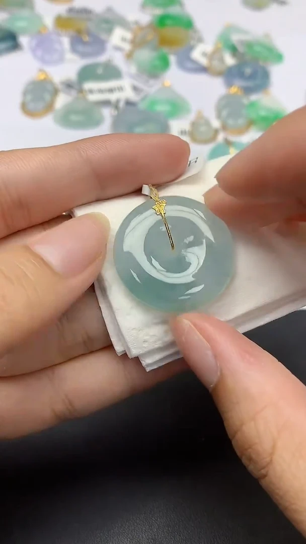 翡翠18K金镶嵌颈饰天然缅甸a货翡翠