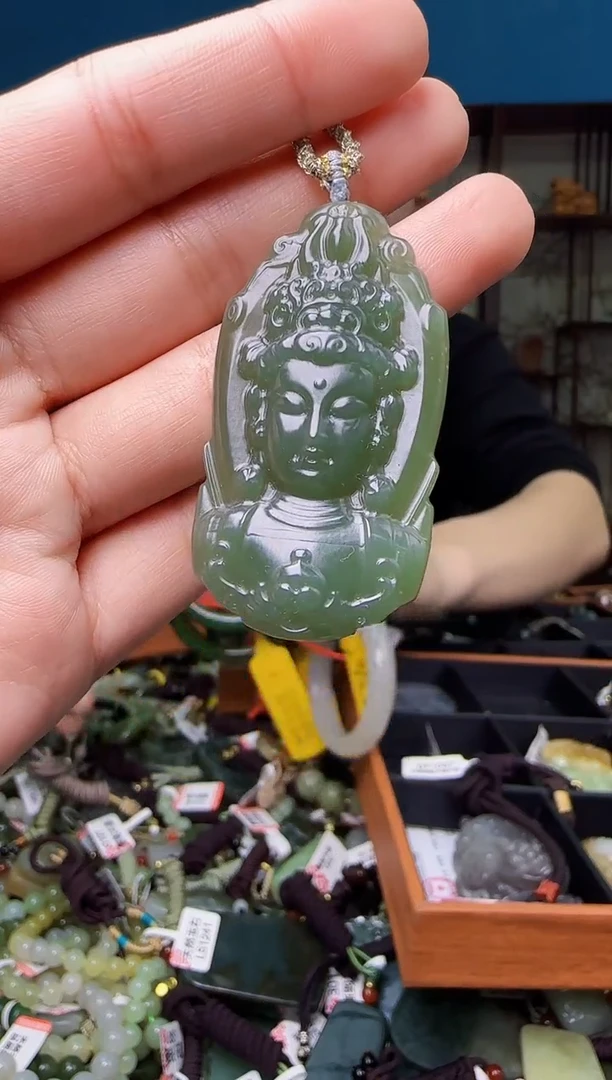 颈饰未镶嵌和田玉1