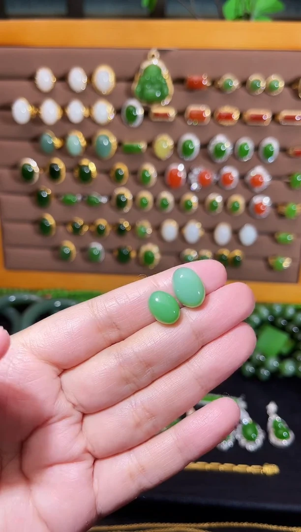 【闪购商品】和田玉蛋面未镶嵌粉绿蛋面2个