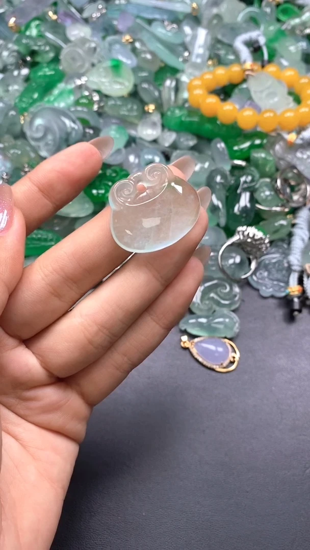 颈饰未镶嵌翡翠(配扣头多样性发其一）174