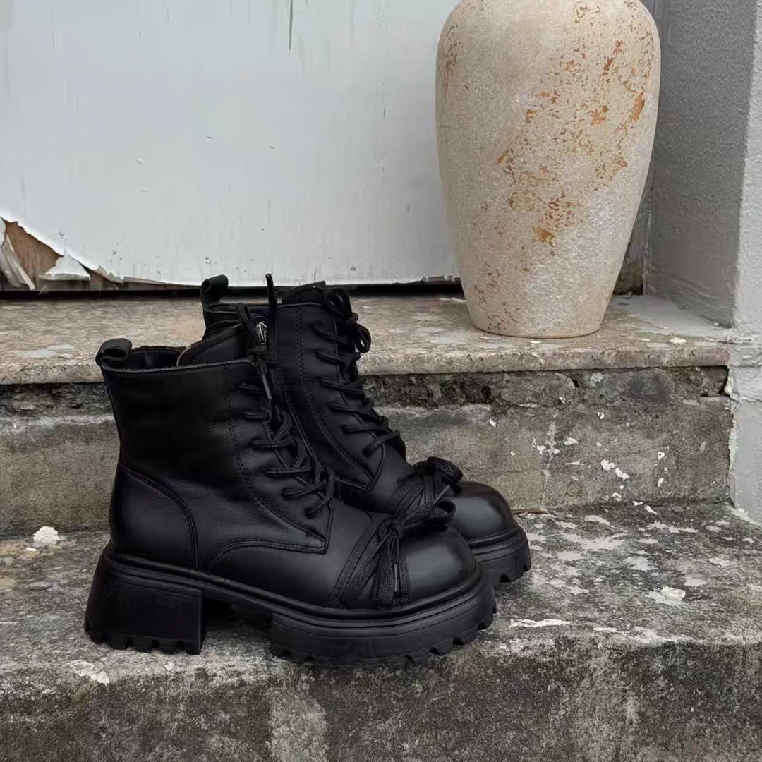 8300头层牛皮厚底复古手工洋气加绒马丁靴