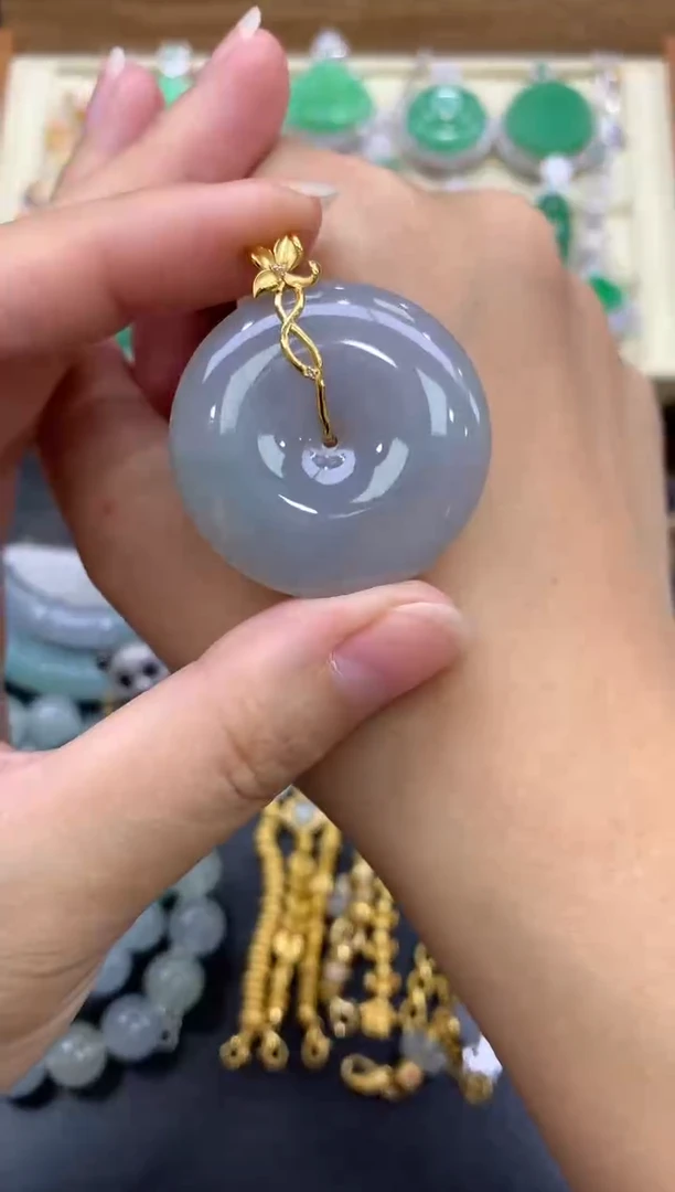 翡翠18K金镶嵌颈饰80-中国好珍宝