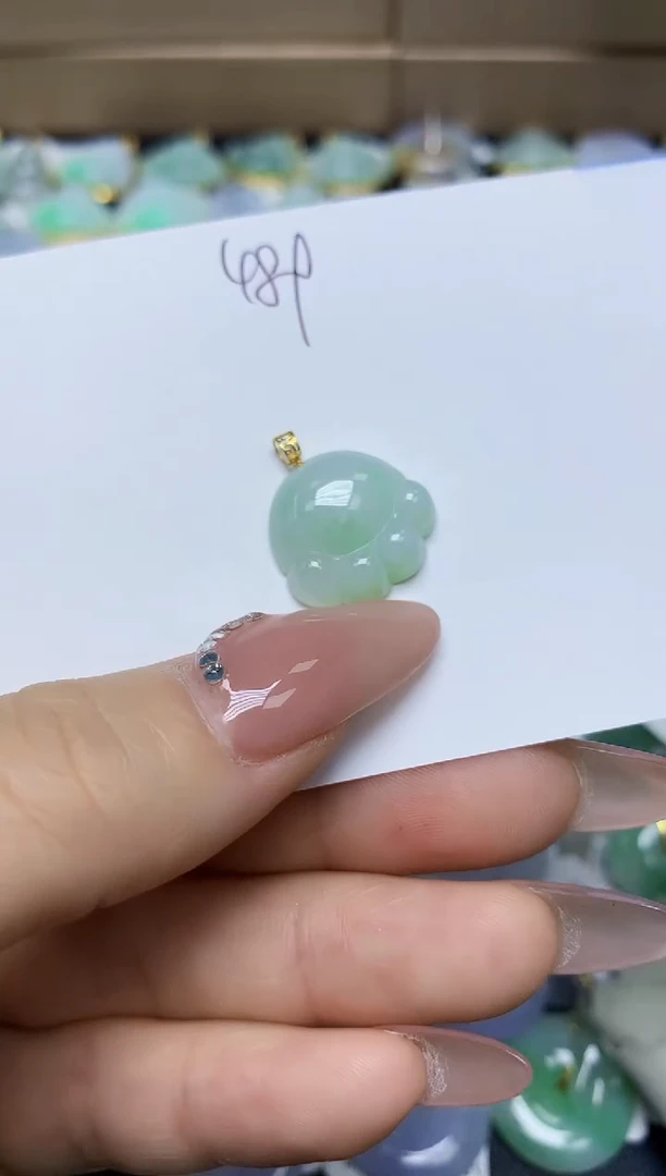 翡翠未镶嵌颈饰天然翡翠A货