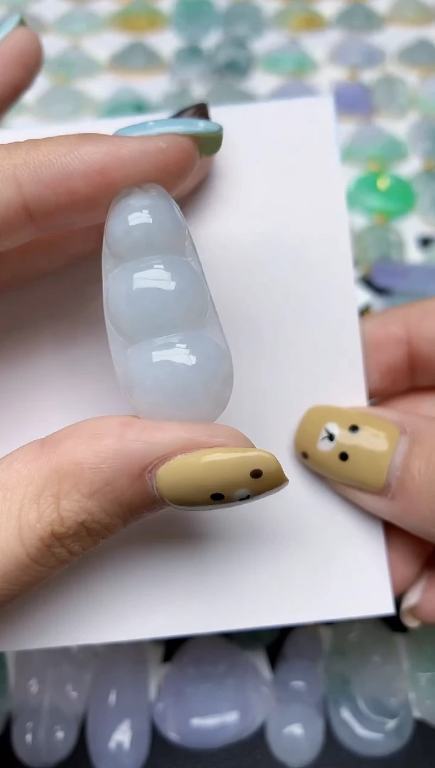 翡翠未镶嵌颈饰天然缅甸A货翡翠