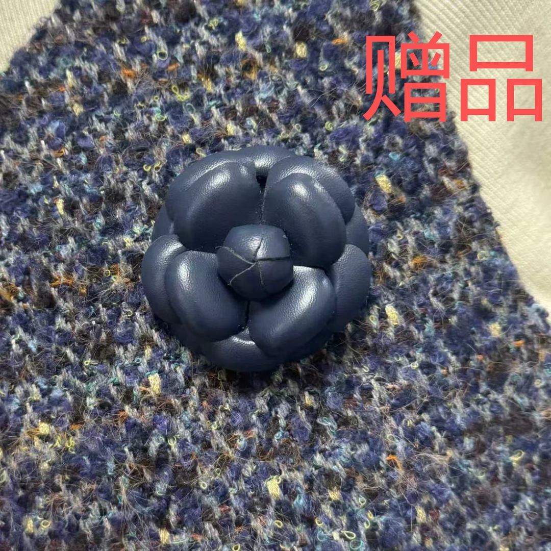非金属皮质胸针 赠品勿拍6cm纯手蓝色工制作小香风（山茶花胸花）