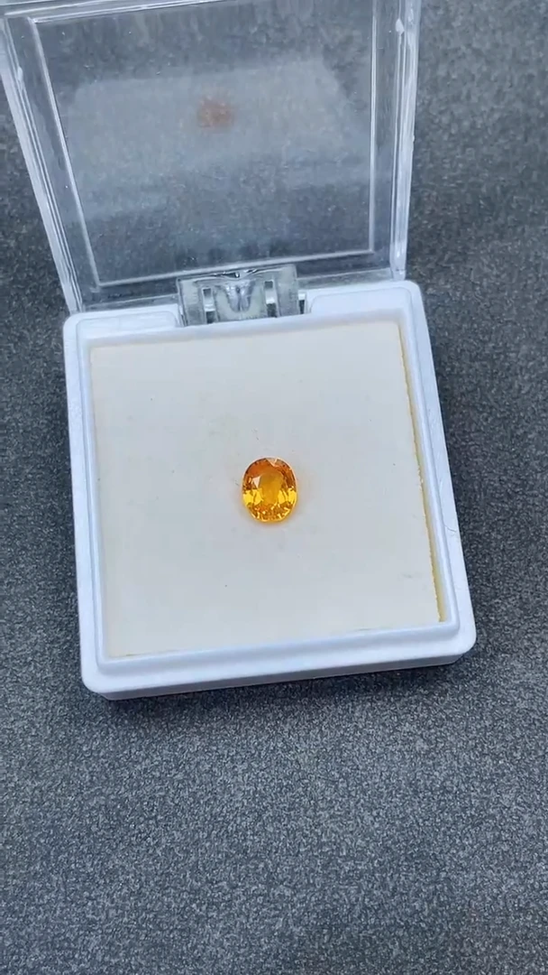 未镶嵌裸石石榴石（芬达石）1.51ct