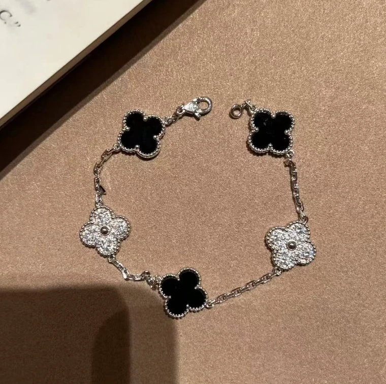 【珠宝展爆品】18K金天然钻石11克熊猫手链GHJ