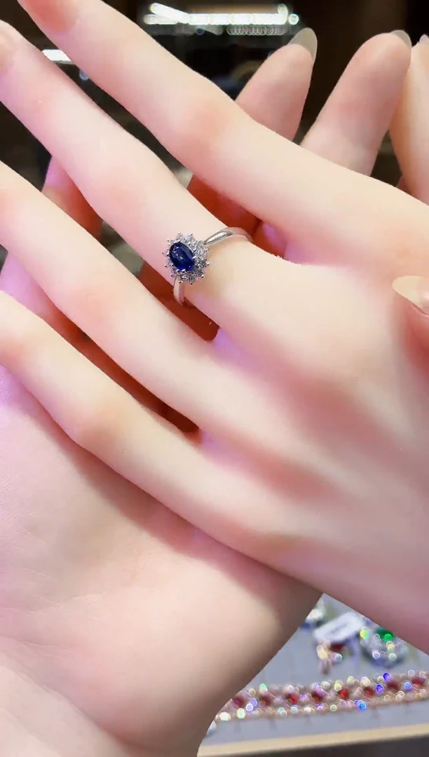 蓝宝石戒指18K金镶嵌 蓝宝石 戒指 18K金镶嵌