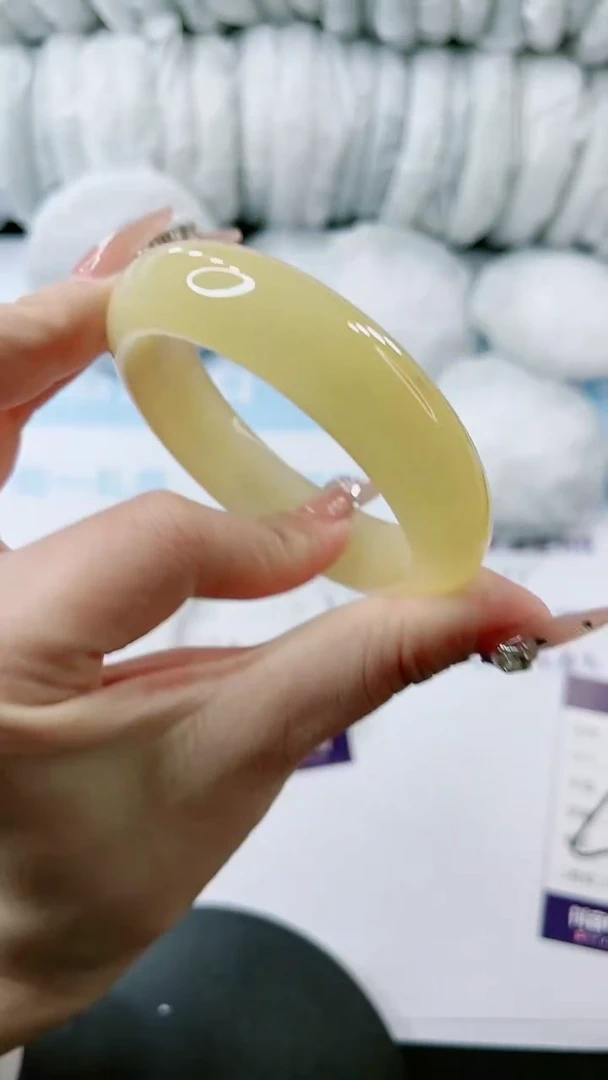 【闪购商品】石英质玉手镯未镶嵌多样性发货L172