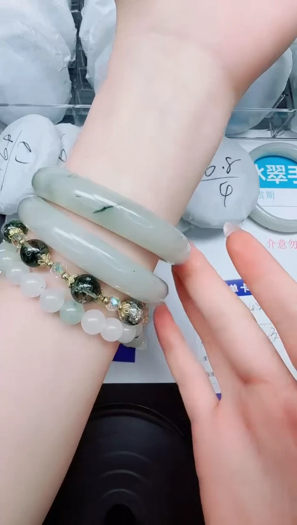 石英质玉手镯未镶嵌423/62.3