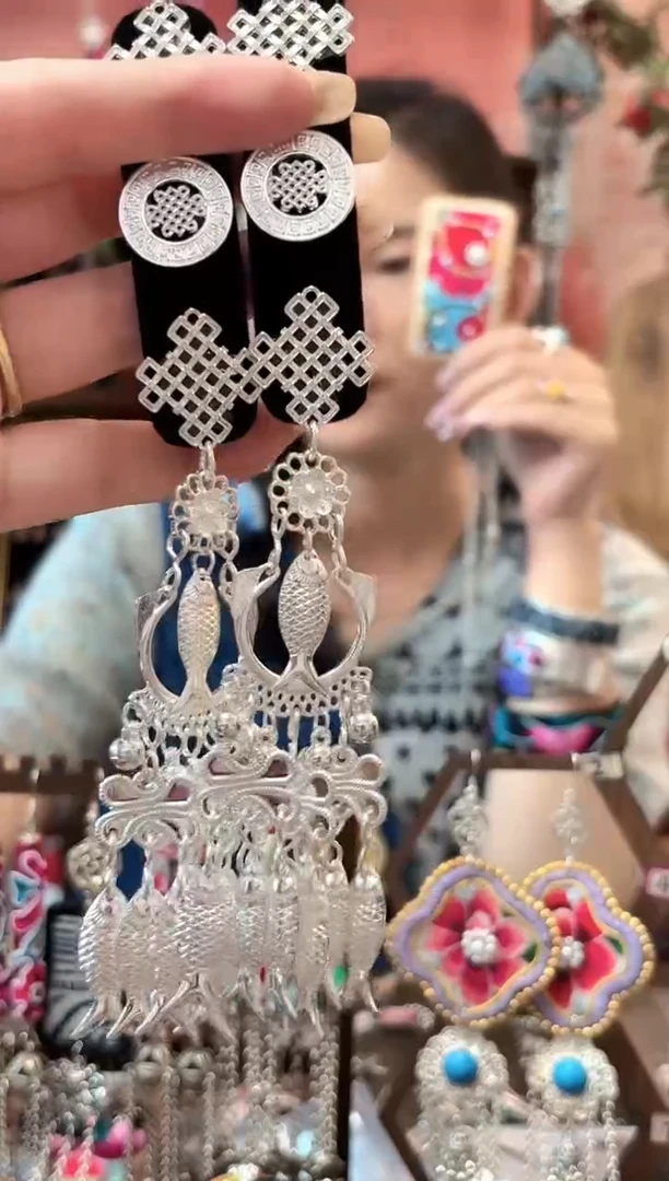 织绣云织谣民族风精美饰品   753