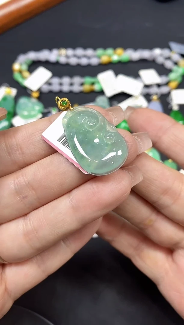 吊坠(不含链)18K金镶嵌翡翠如意18K金扣镶嵌@@CMT