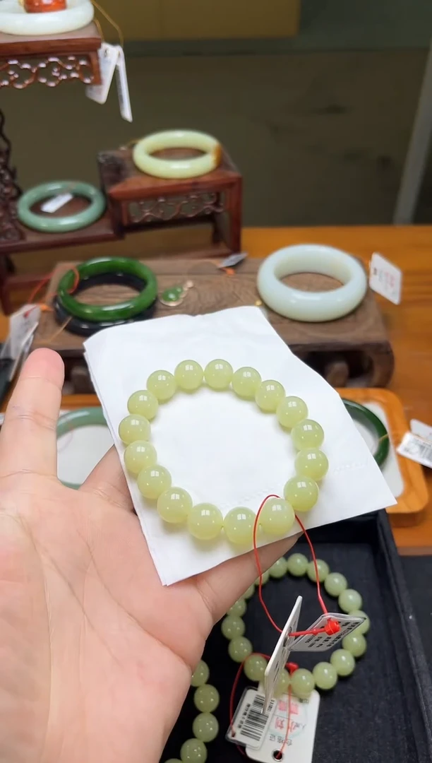未镶嵌手串和田玉卡12若羌浅黄 圆珠 多样性发一