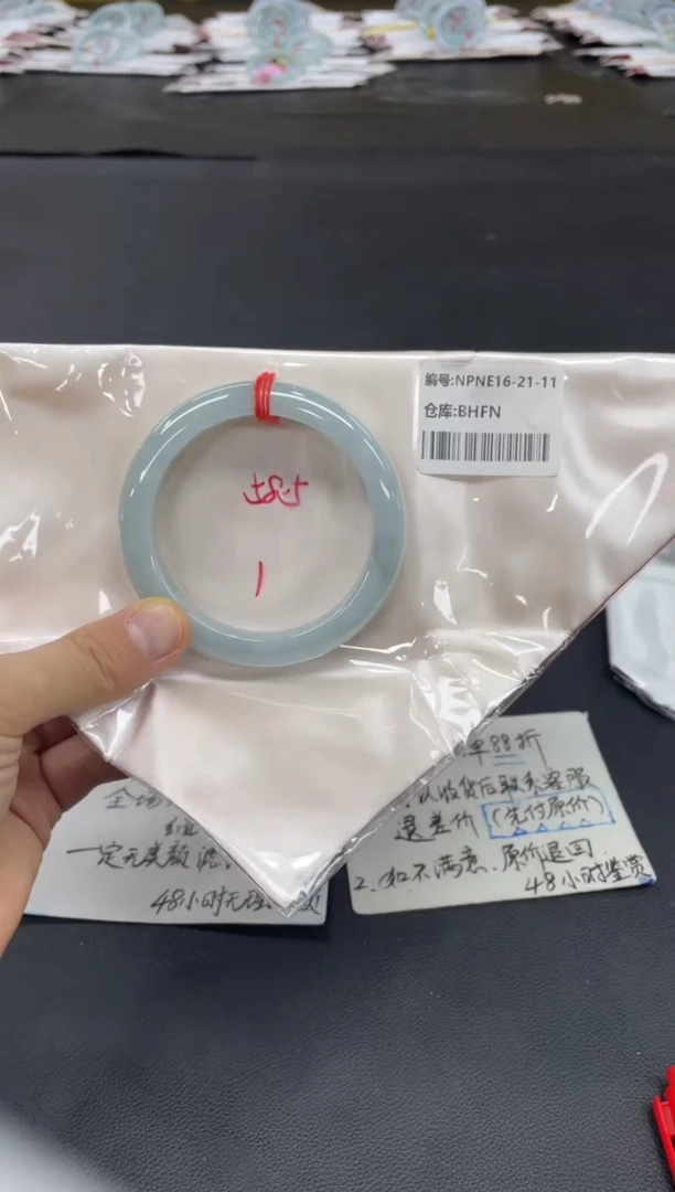 未镶嵌手镯翡翠翡翠手镯