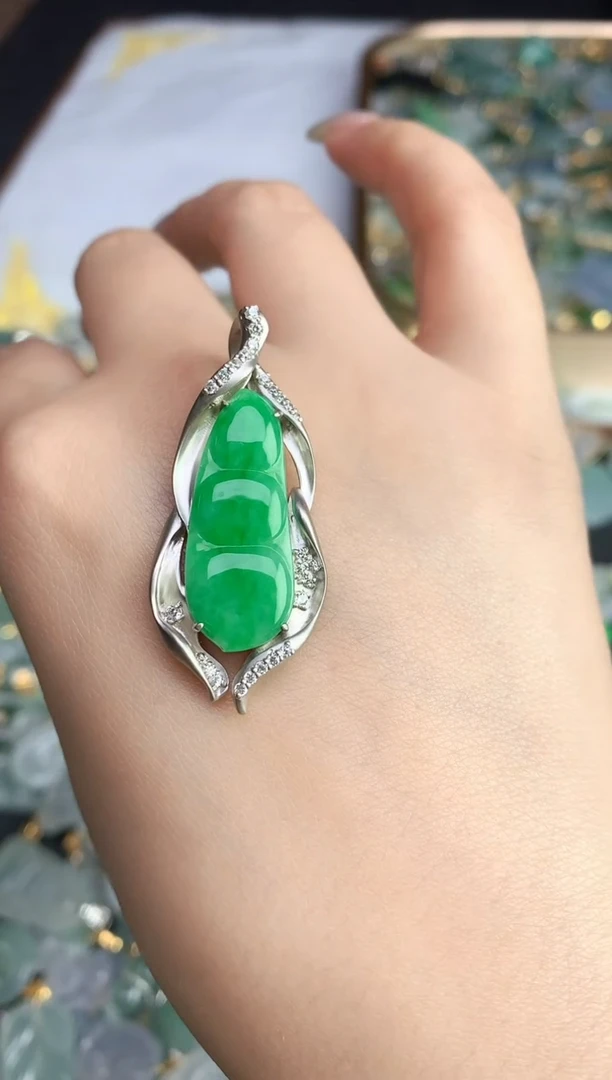 颈饰银S925镶嵌翡翠20251106111