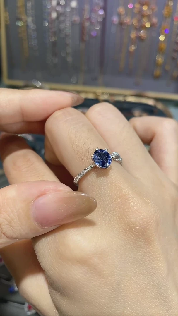 【闪购商品】蓝宝石戒指18K金镶嵌戒指